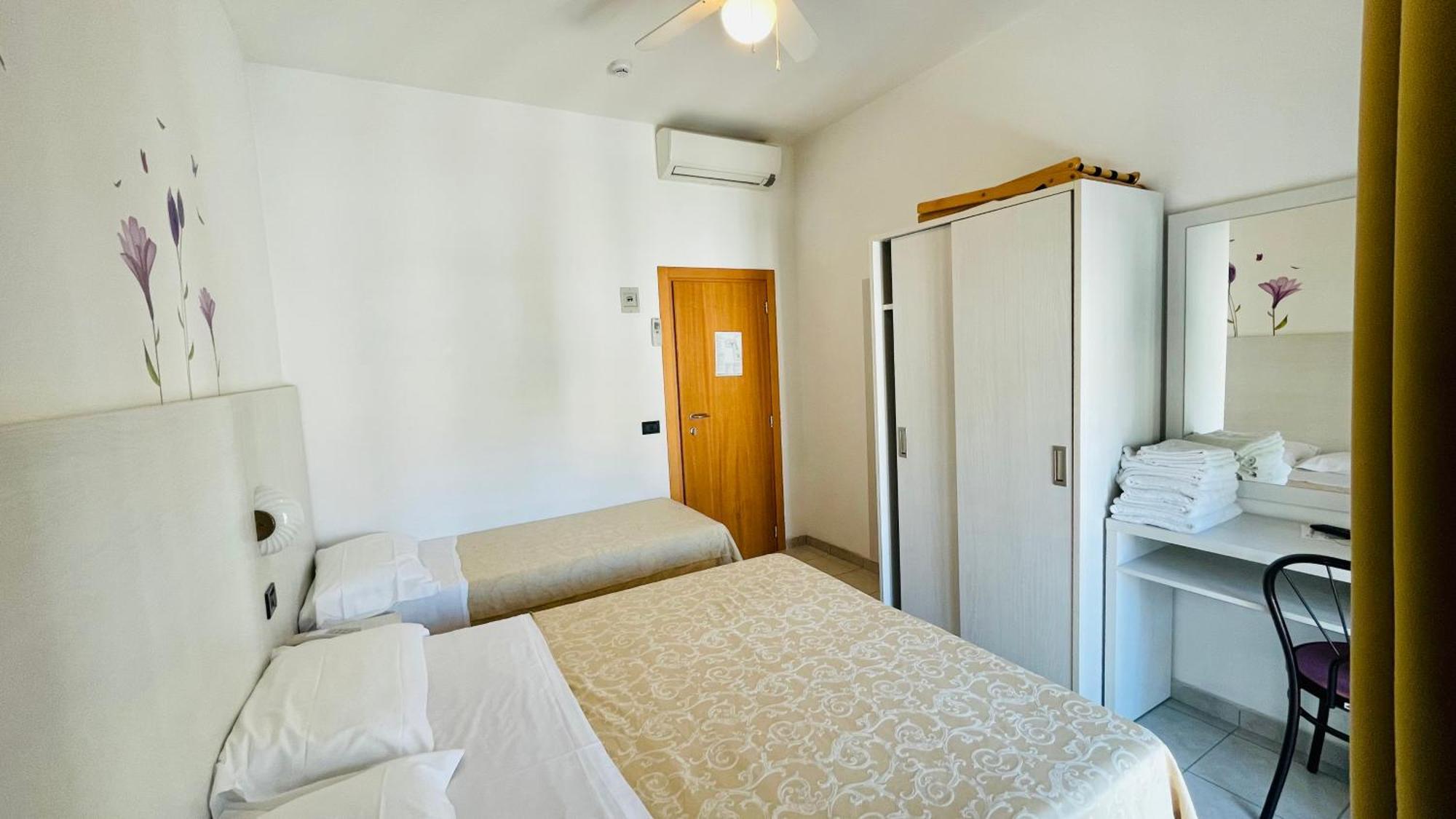 Dependance Hotel Marina Riccione Exteriör bild